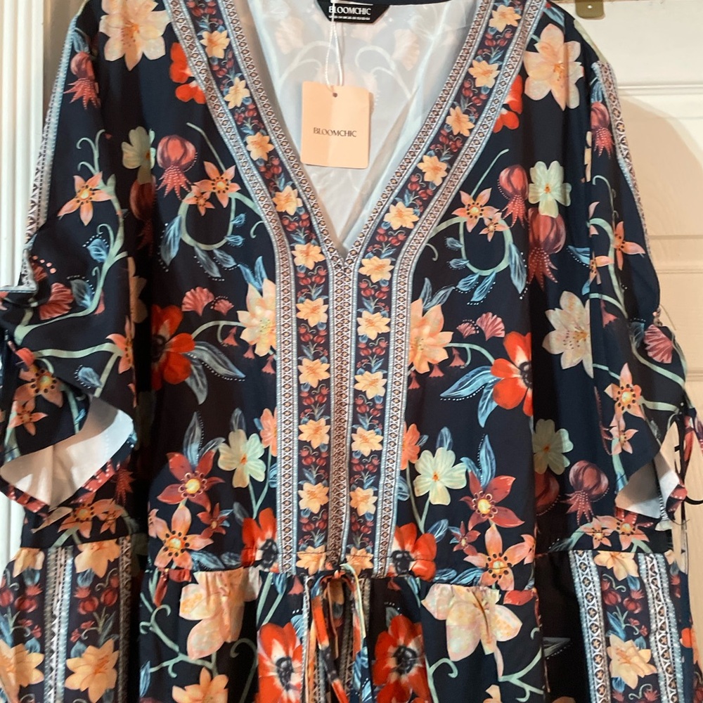- NWT Bloomchic Floral print Maxi dress with ties plus size 2X 18/20 ๐ธ BC 202-2 - Picture 4 of 6